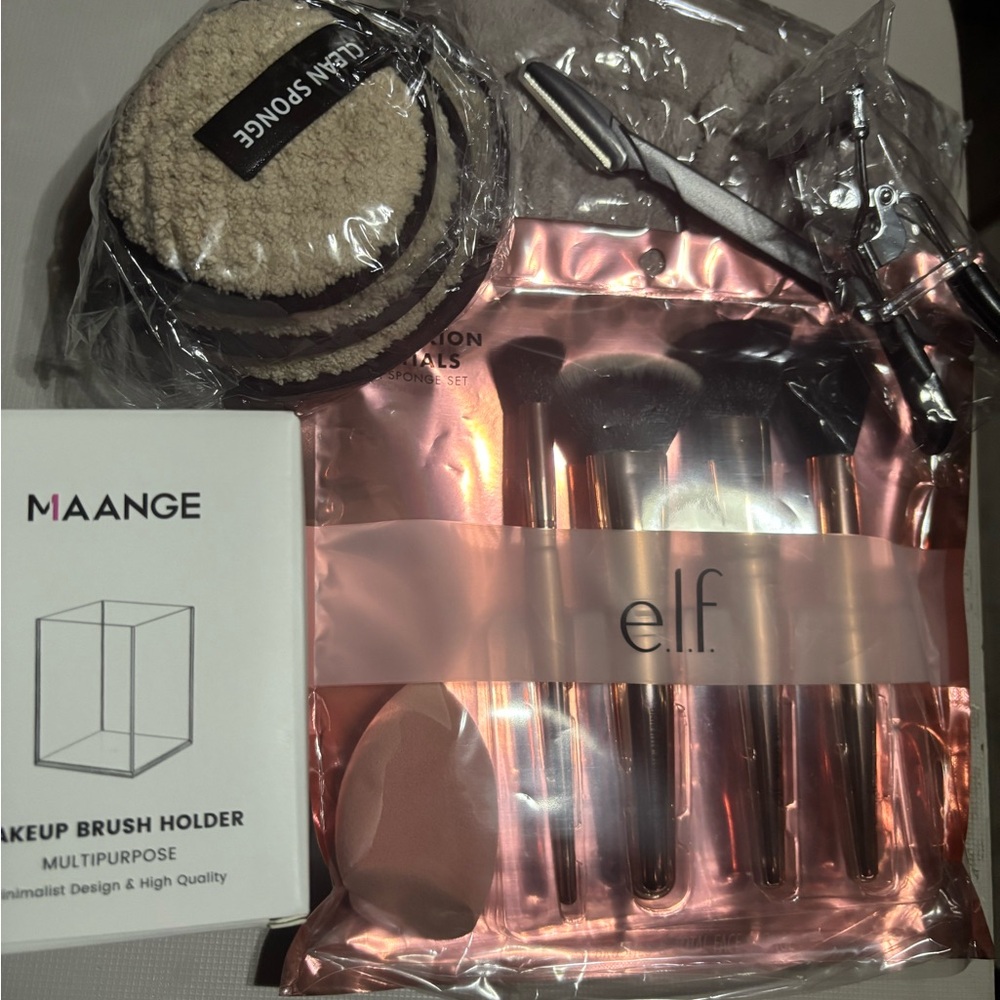 e.l.f. Makeup Brush Set with Sponge